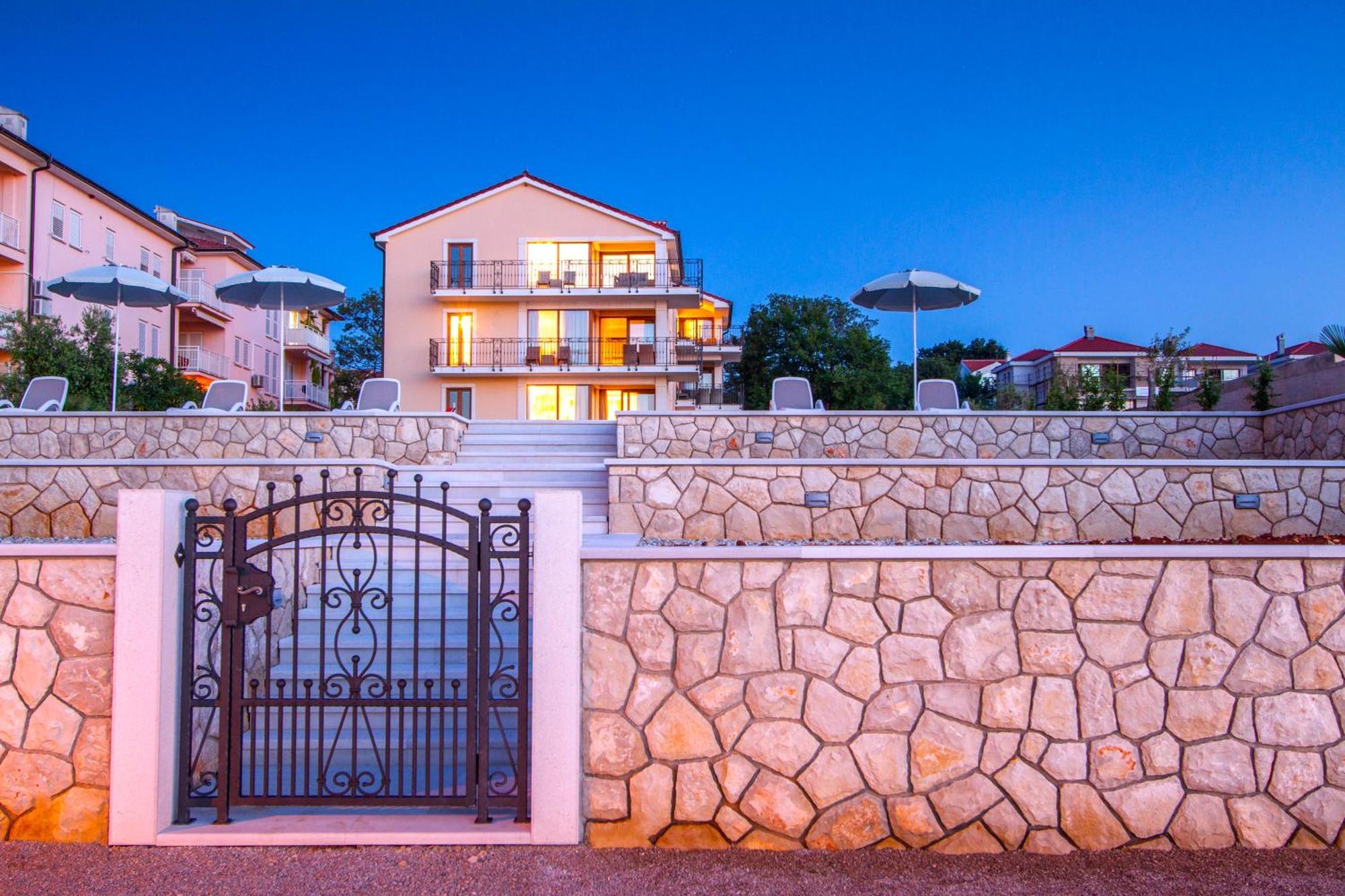 Luxury Apartments Villa Matea Malinska Eksteriør billede